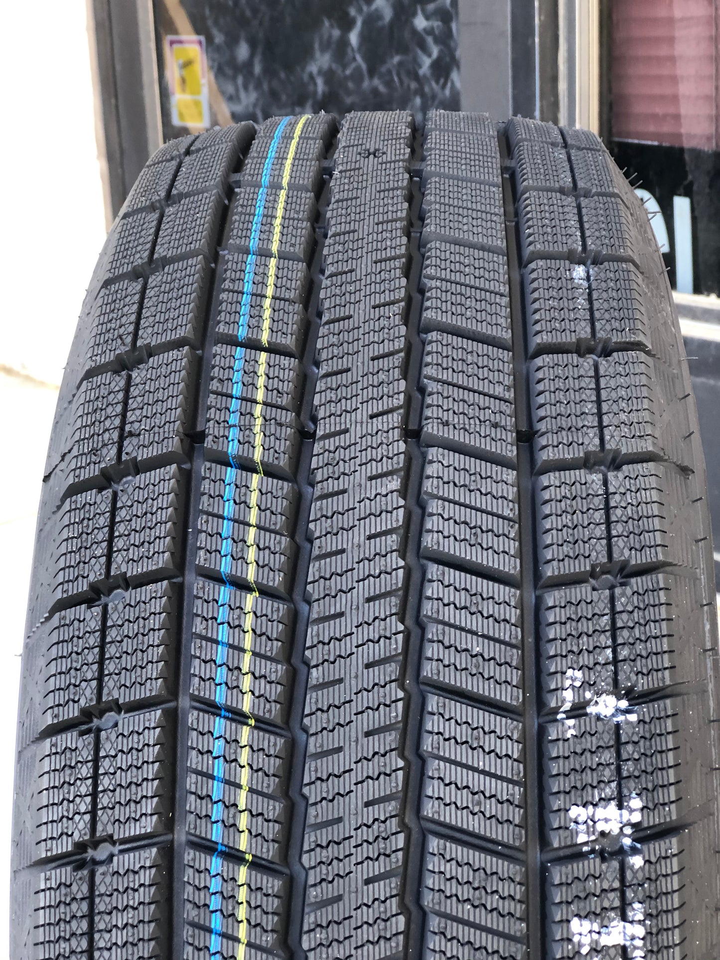 P 225/50R17 RX821 / WINTER 621 - KORS TIRE