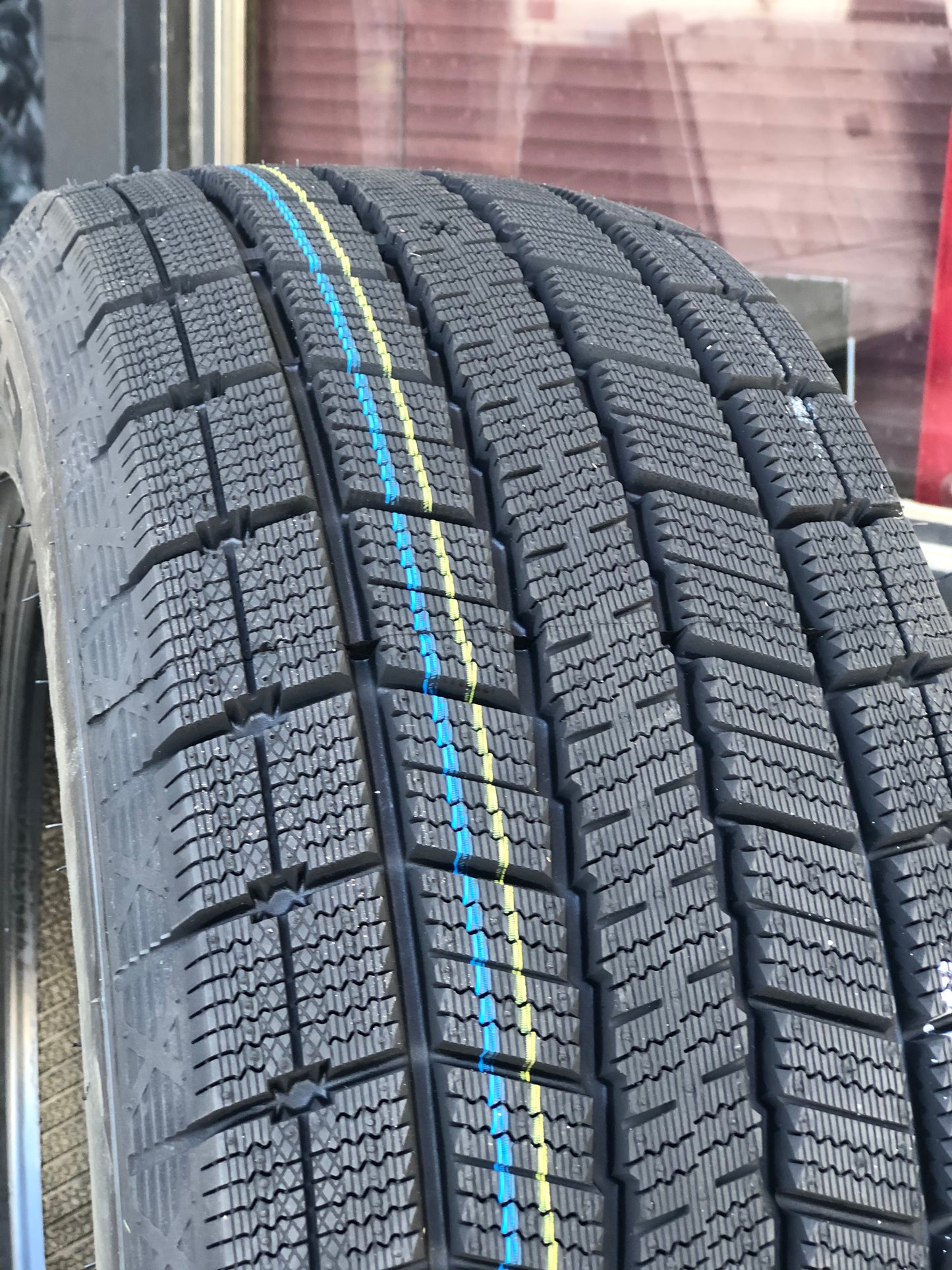 P 225/50R17 RX821 / WINTER 621 - KORS TIRE