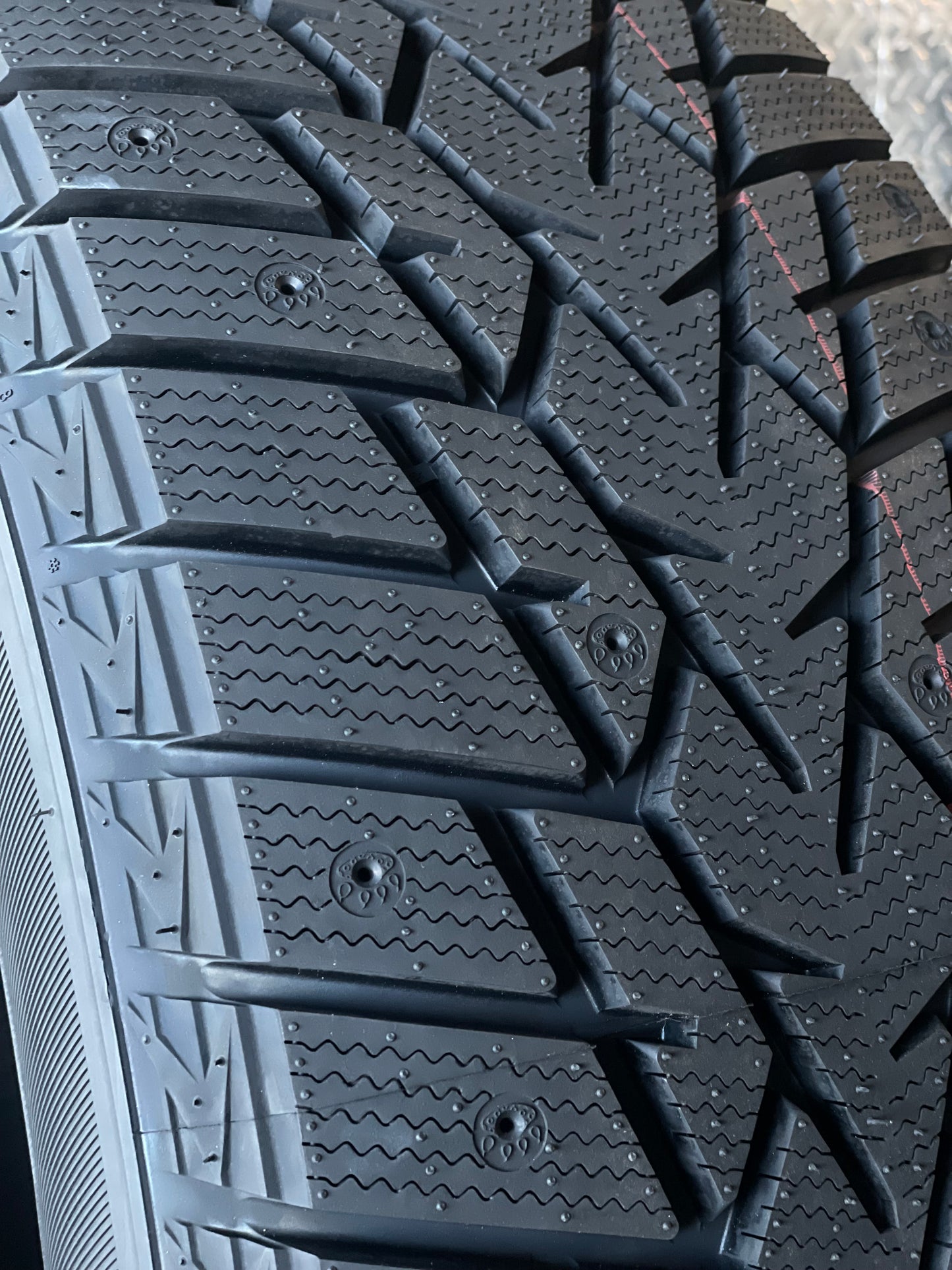 P 265/60R18 Ice Cruiser AW01 110Q