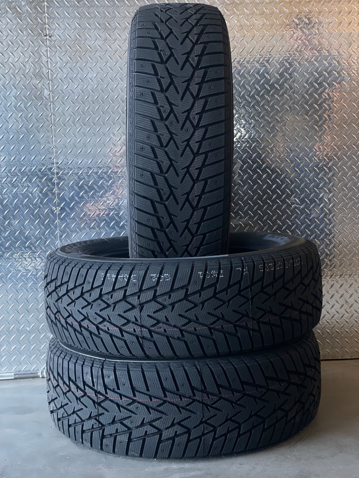 P 265/60R18 Ice Cruiser AW01 110Q