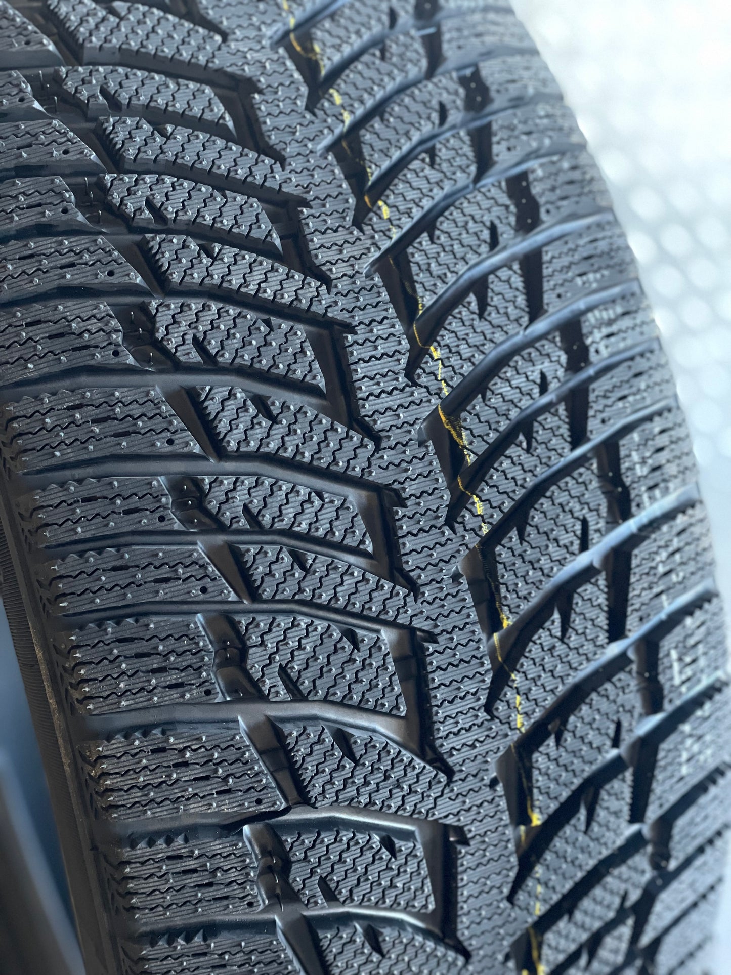 P 215/60R16 Snow Chaser 2 AW08 95T