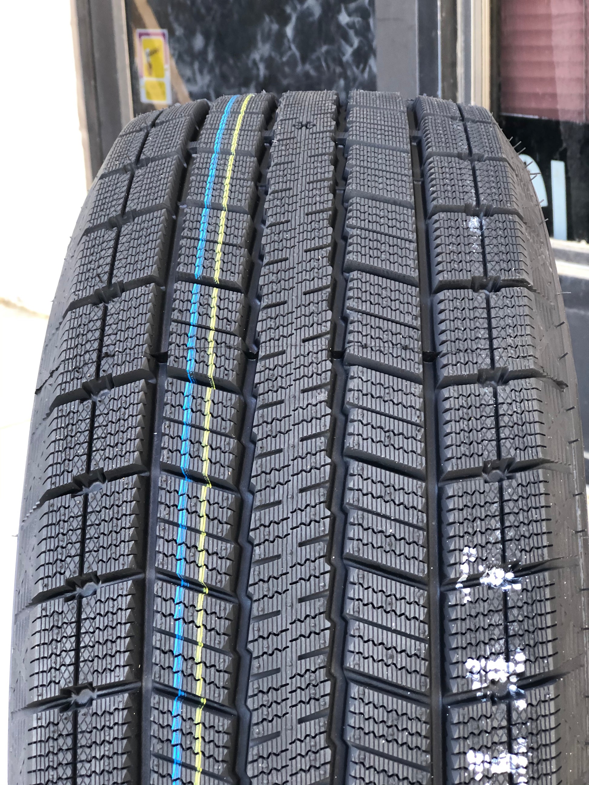 P 225/50R17 RX821 / WINTER 621 - KORS TIRE