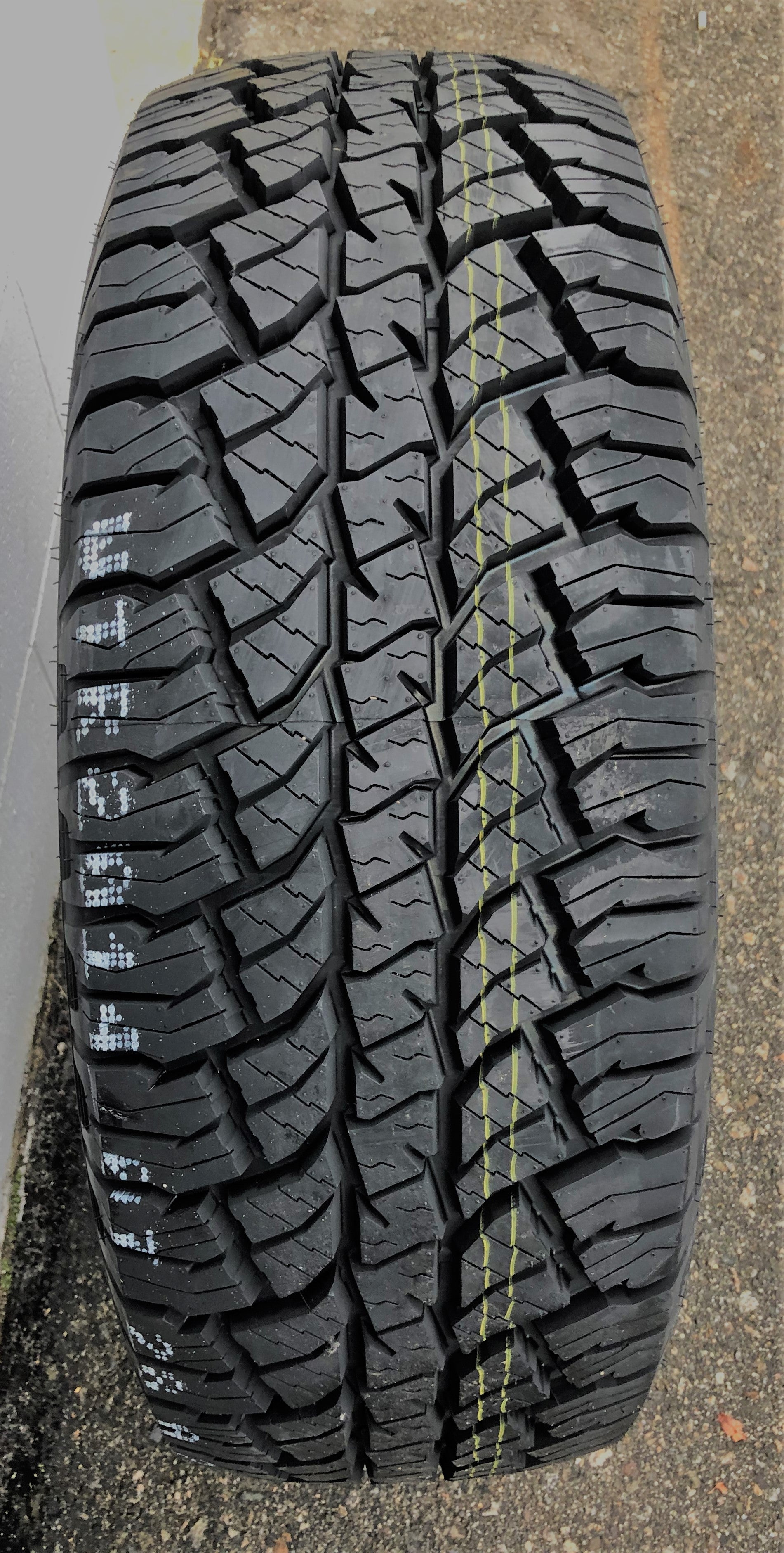 LT 285/70R17 ADVENTURE AT 8/D 121/118 Q - KORS TIRE