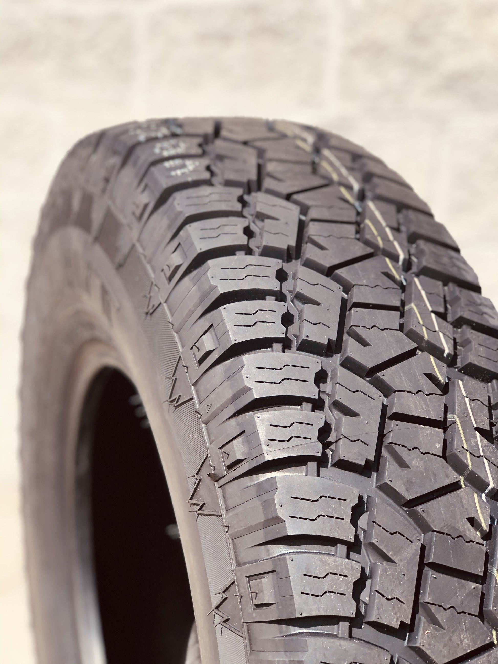 35X12.50R20 LT RADIAL AT 10/E 121 S - KORS TIRE