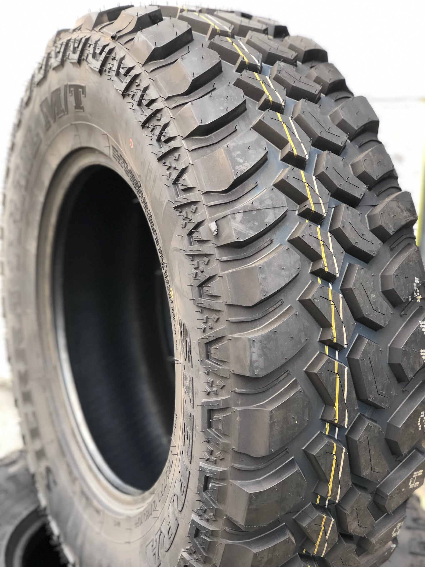 LT 285/70R17 MT 10/E 121/118 Q - KORS TIRE